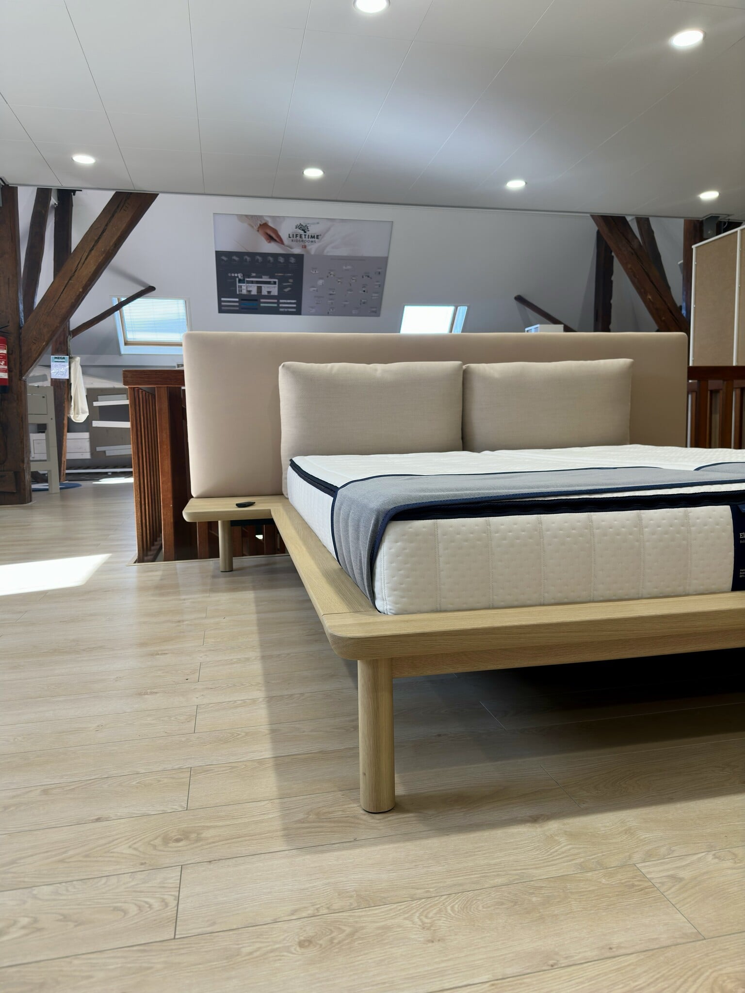 Auping Noble 180x210 incl spiralen en matrassen