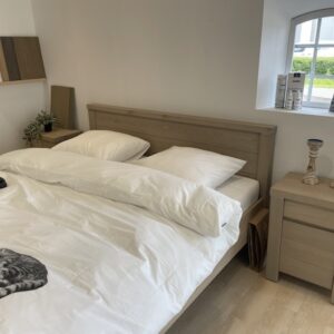 Ledikant Nature 180x210 cm creamy white Showmodel incl 2 nachtkastjes